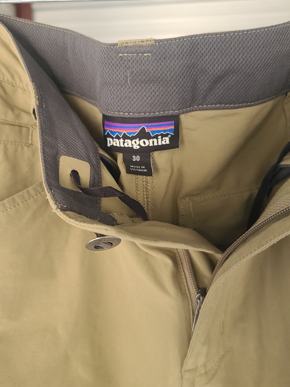 Patagonia Men's Khaki Stretch Pant. Fair (As Is)